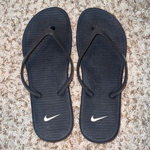 Nike Women’s Size 10 Flip Flops